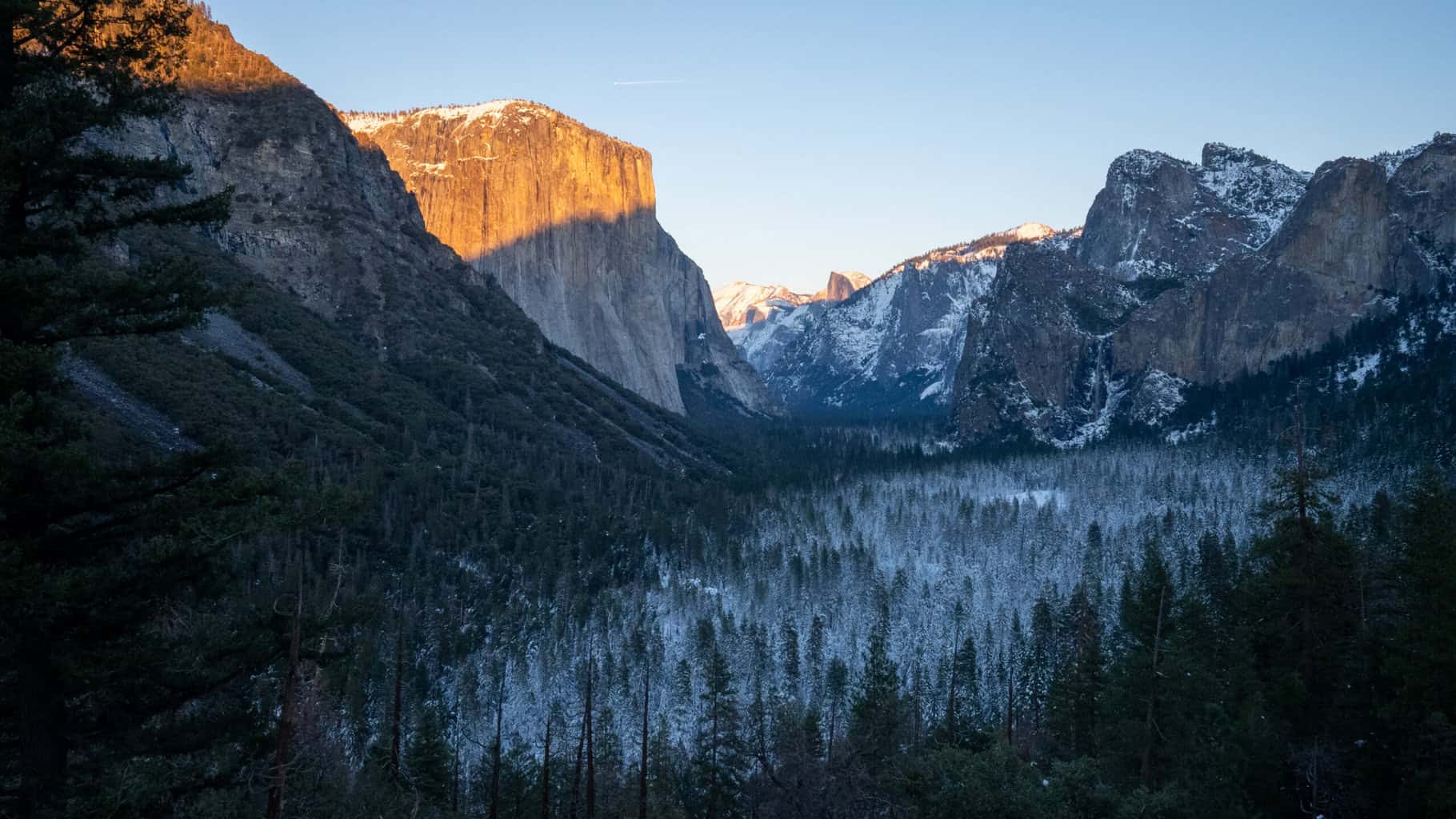 Sunset at Yosemite Tunnel View in winter - 7 day California Road trip to National Parks 